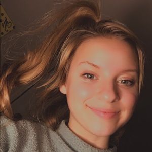 Meet your Posher, Andrea